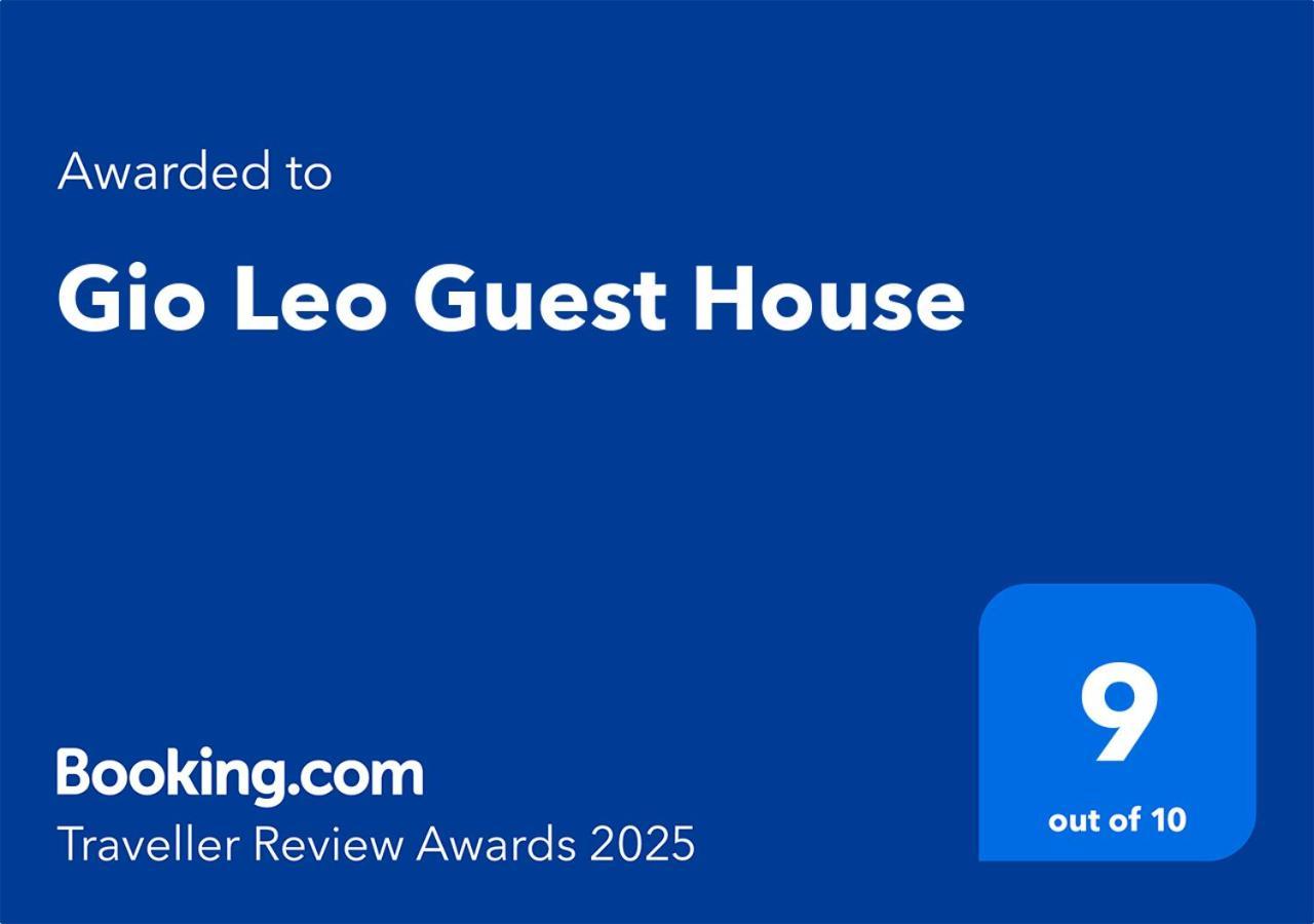 Gio Leo Guest House Lesa Buitenkant foto